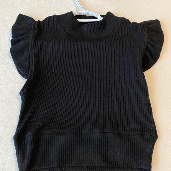 Ruffle sleeve mock-neck cropped top - Picture 2 of 3